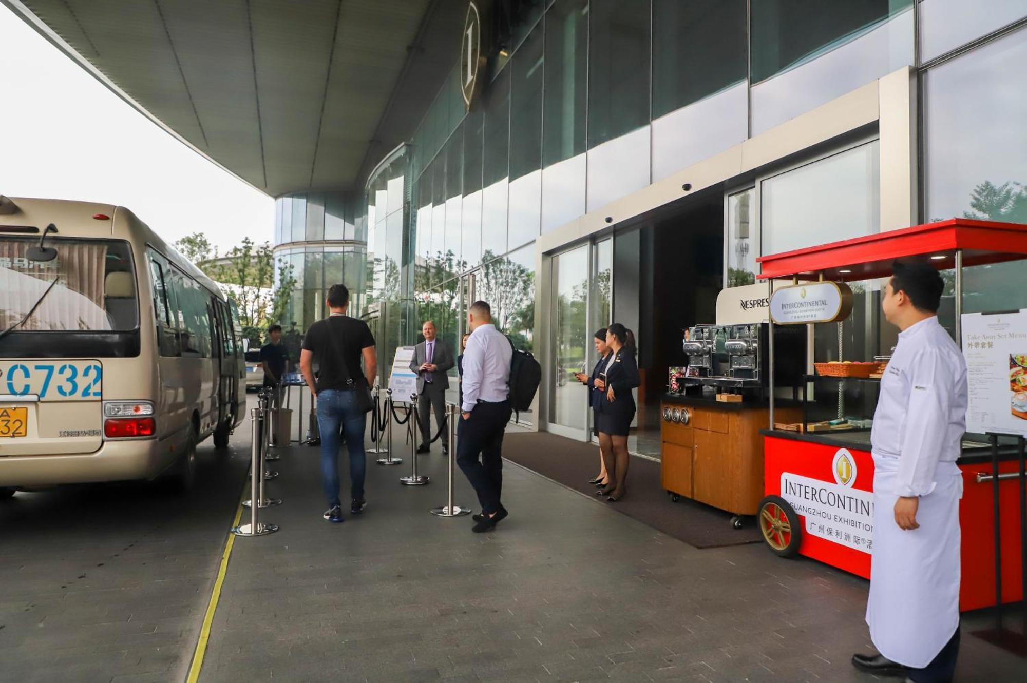 Intercontinental Guangzhou Exhibition Center By Ihg - Free Shuttle Between Hotel And Exhibition Center During Canton Fair & Exhibitor Registration Counter Luaran gambar